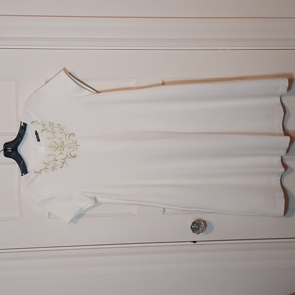 McLaughlin Embrodered Swing Dress In White/Gold